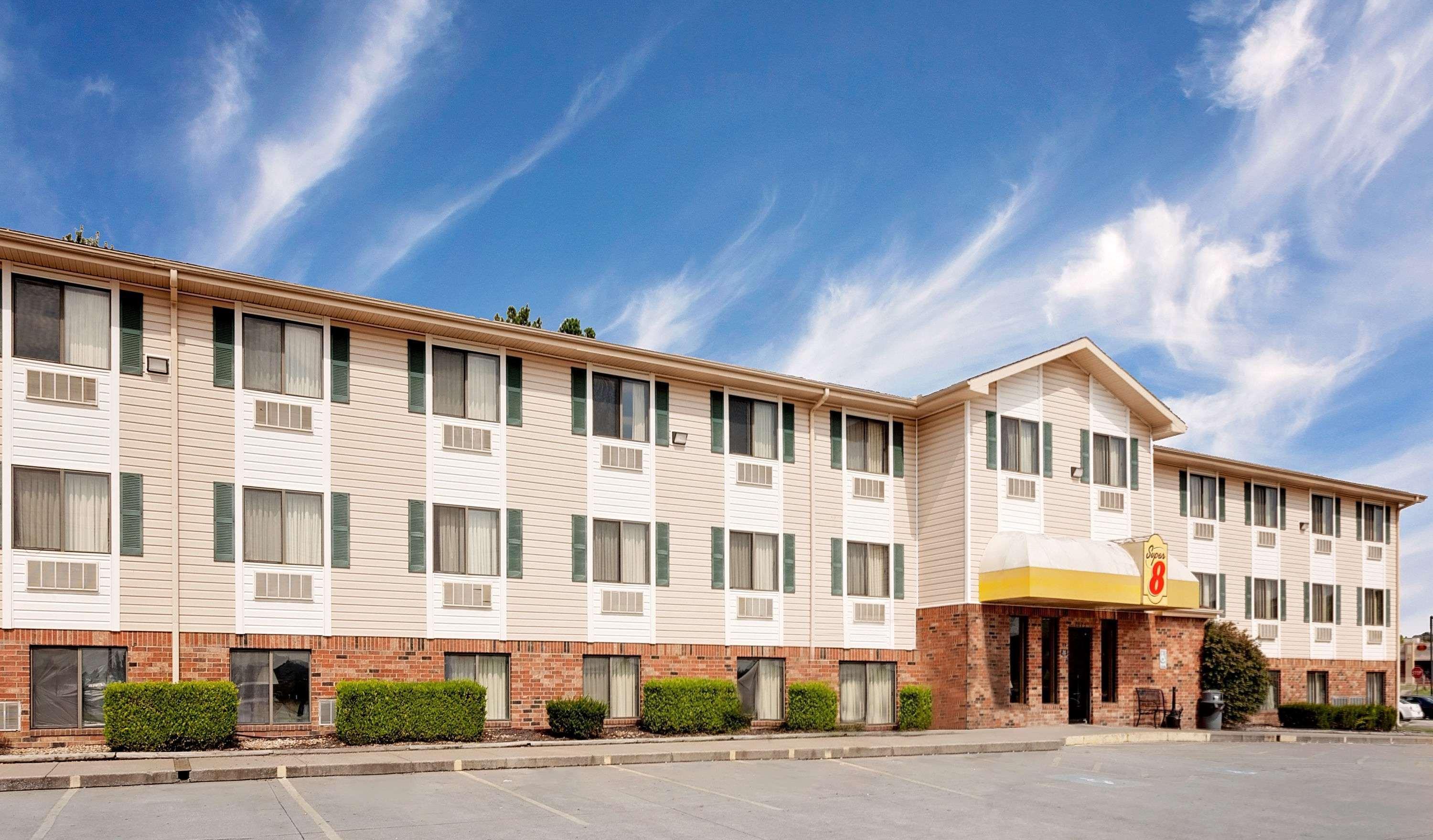 Super 8 By Wyndham Fayetteville Luaran gambar