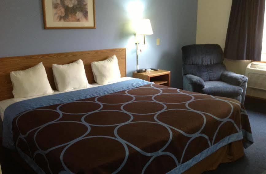 Super 8 By Wyndham Fayetteville Luaran gambar