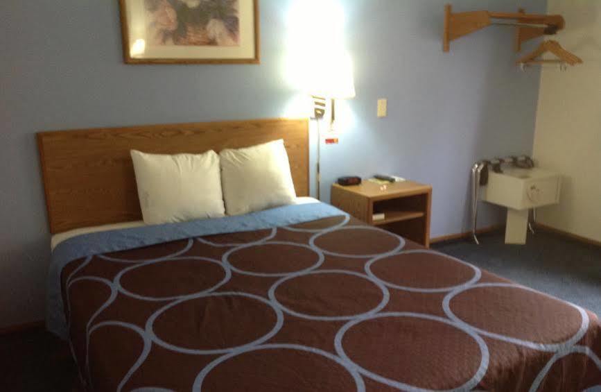 Super 8 By Wyndham Fayetteville Luaran gambar
